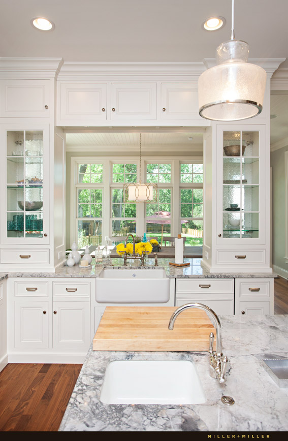 goregous white kitchen